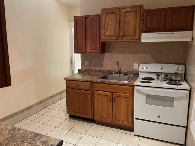 Building Photo - 1110 W Allen St