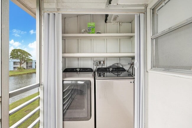 Building Photo - 369 Saxony Ln