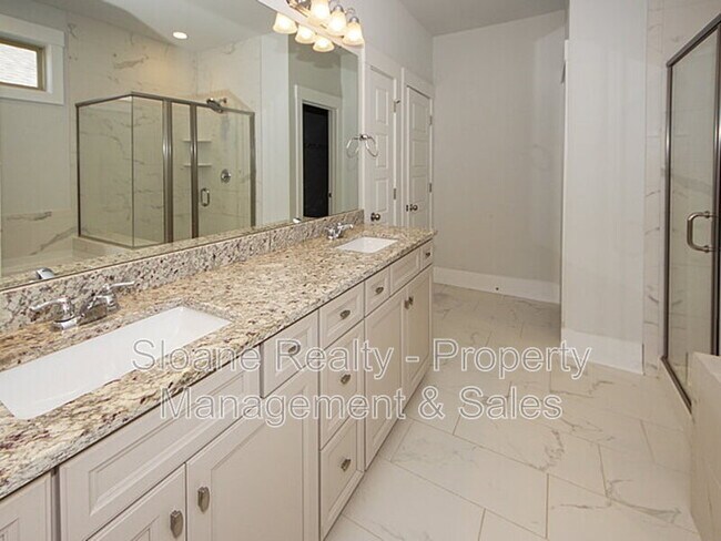 Building Photo - 2874 Stonestown Dr
