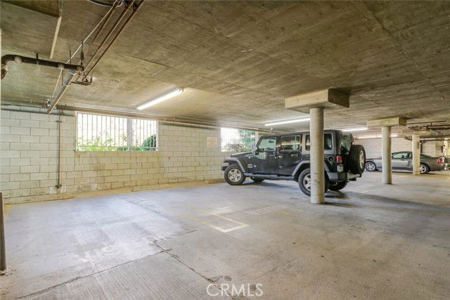 Building Photo - 4430 Noble Ave