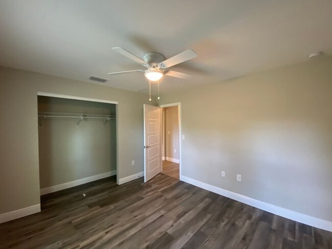 Building Photo - Custom Home - Desirable SE Ocala Neighborhood 3/2/2 **Won't Last**