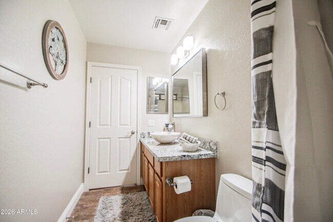 Building Photo - 43205 Roth Rd