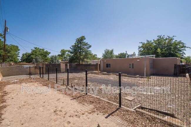 Building Photo - 1332 Boatright Dr NE