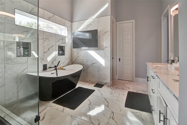 Building Photo - 811 Paul Quinn St