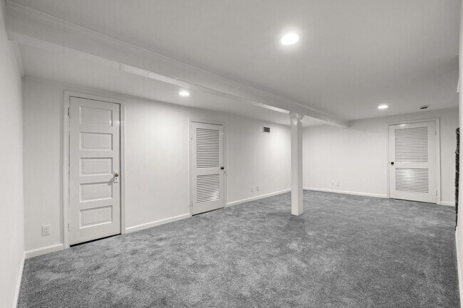 Building Photo - 2814 Bellevue Terrace NW