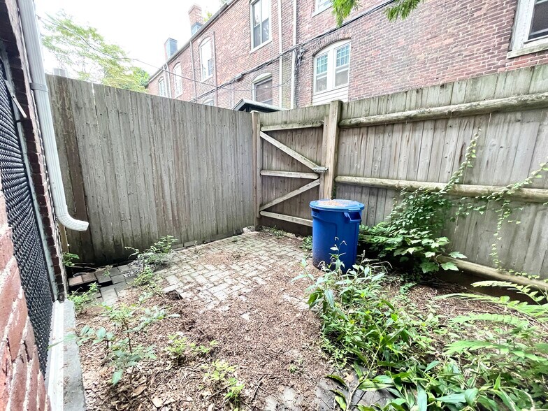 Building Photo - 32 Sussex St