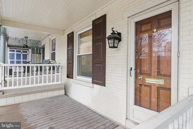 Building Photo - 1616 W 16th St