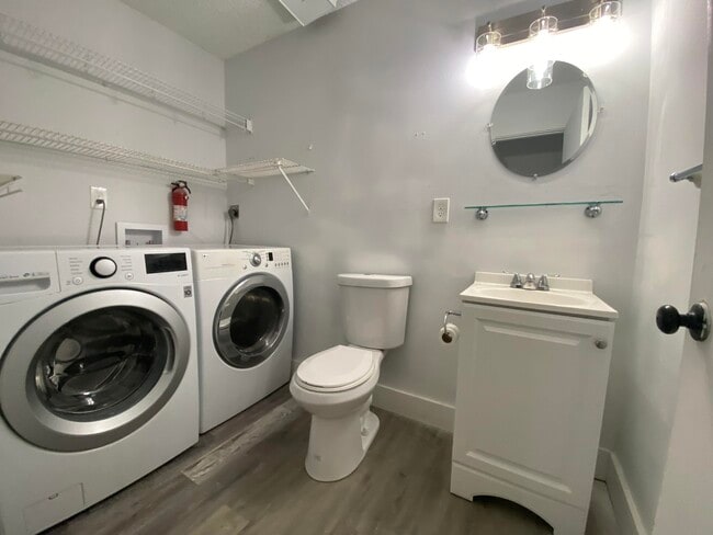 Building Photo - 4104 Inlet Cir