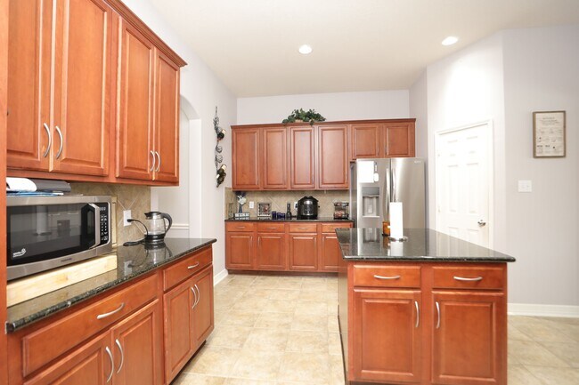 Building Photo - 8410 Brighton Lake Ln