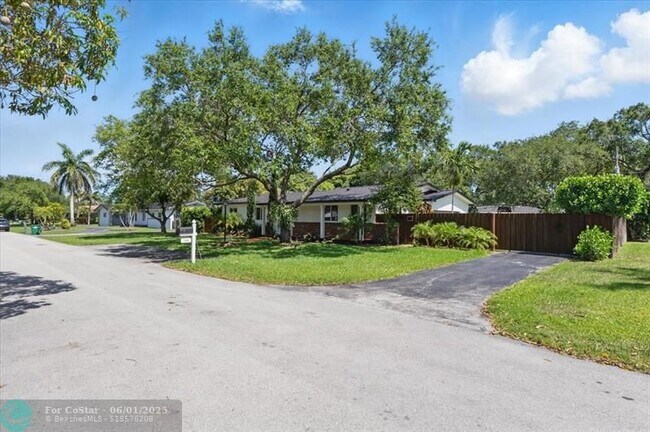 Building Photo - 7860 SW 158th Terrace