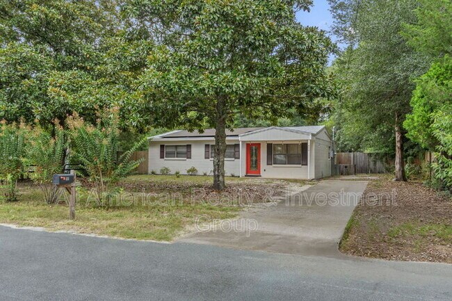 Primary Photo - 406 Ed St