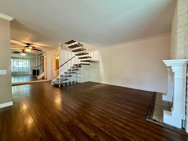 Building Photo - Spacious 3 Bedroom Townhome in Mission Valley! Two Private Patios! Two Assigned Parking Spaces! I...