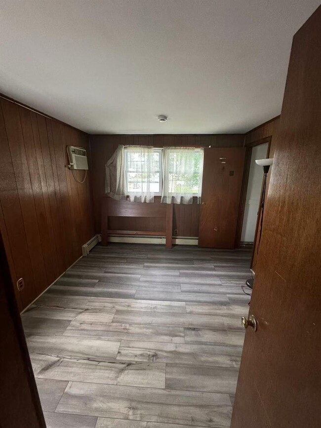 Building Photo - 42 Hollyhock Rd