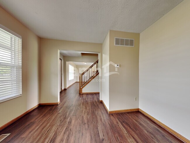 Building Photo - 6585 Taylor Trace Ln