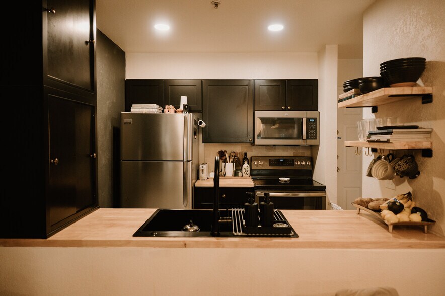 Building Photo - 444 S Kittredge St