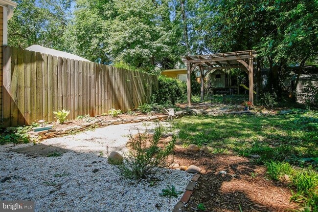 Building Photo - 5810 Fifer Dr