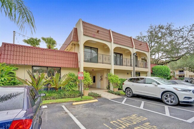 Building Photo - 9301 SW 92nd Ave