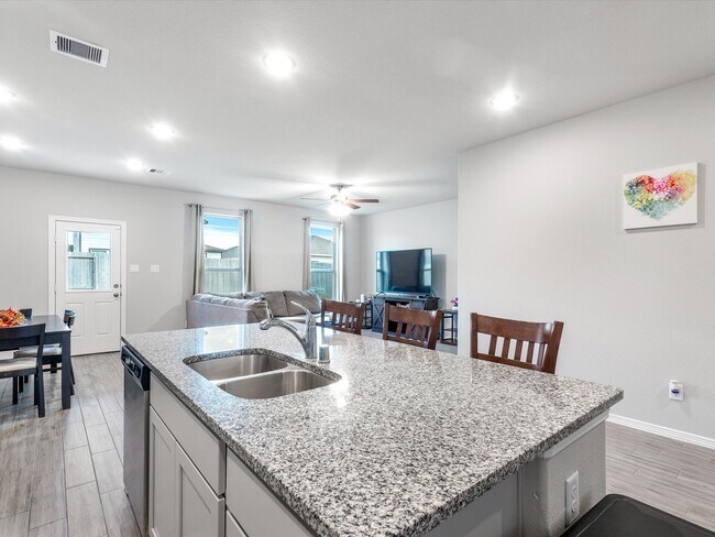 Building Photo - 10811 Violet Bloom Dr