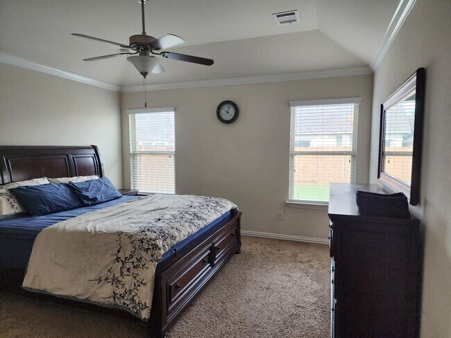 Building Photo - 300 Briar Park Dr
