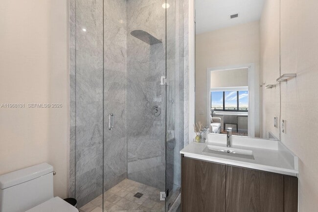 Building Photo - 480 NE 31st St