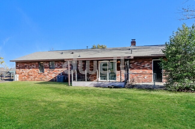 Building Photo - 2614 Andorra Dr