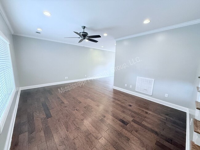 Building Photo - 3BR/2.5BA Home