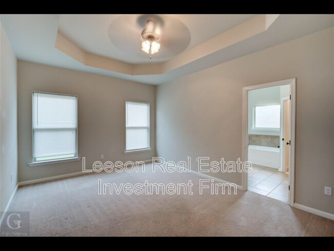 Building Photo - 652 Riverscape Dr