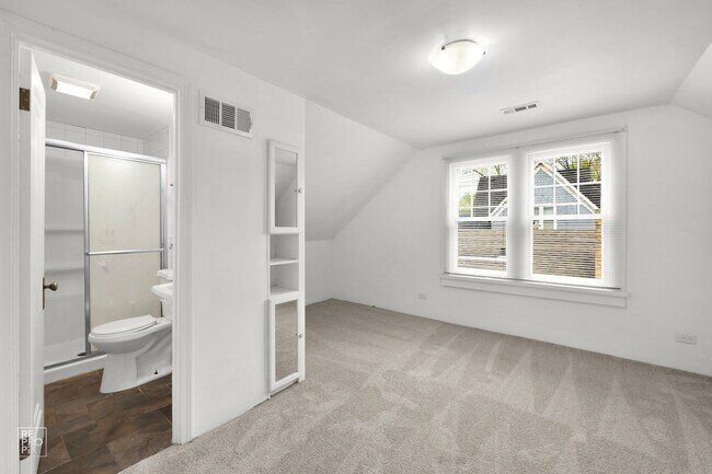 Building Photo - 1009 Prairie St