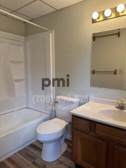 Building Photo - 111 Primrose Dr