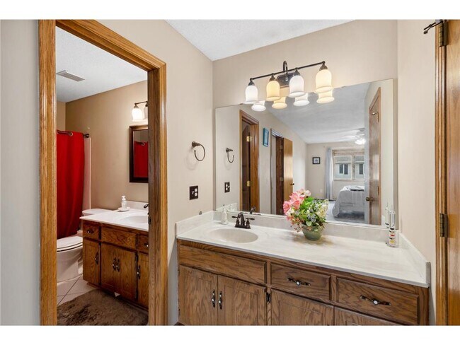 Building Photo - 14797 Lower Endicott Way