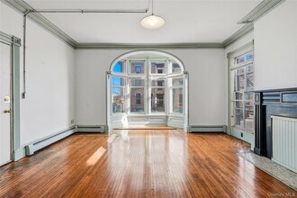 Building Photo - 203 Grand St