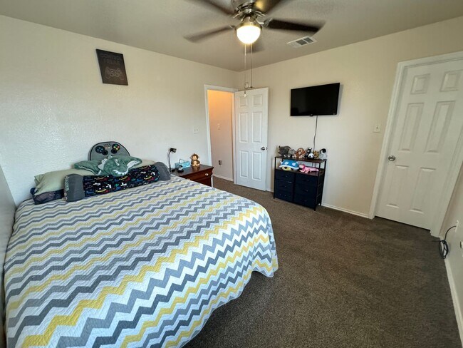 Building Photo - 4-Bedroom House for Rent in Killeen