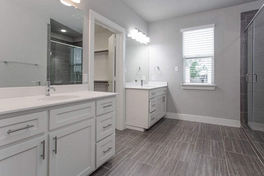 Dual Vanities w/ WALK-IN Closet - 212 Wimberly Street