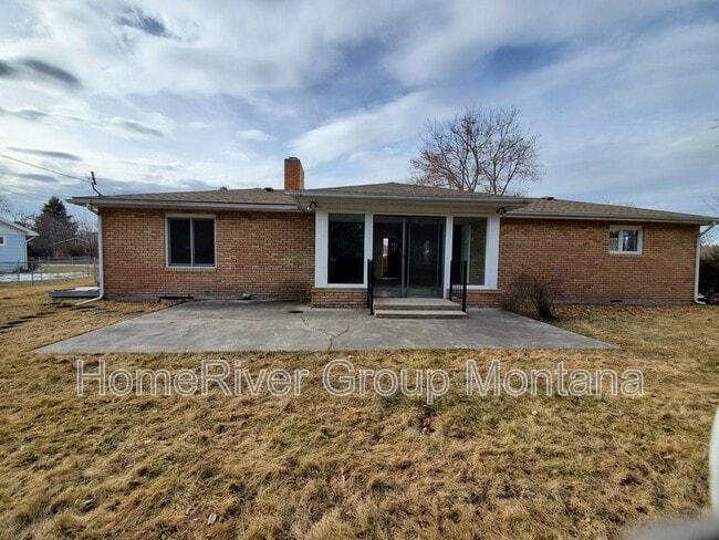 Building Photo - 1808 27th Ave