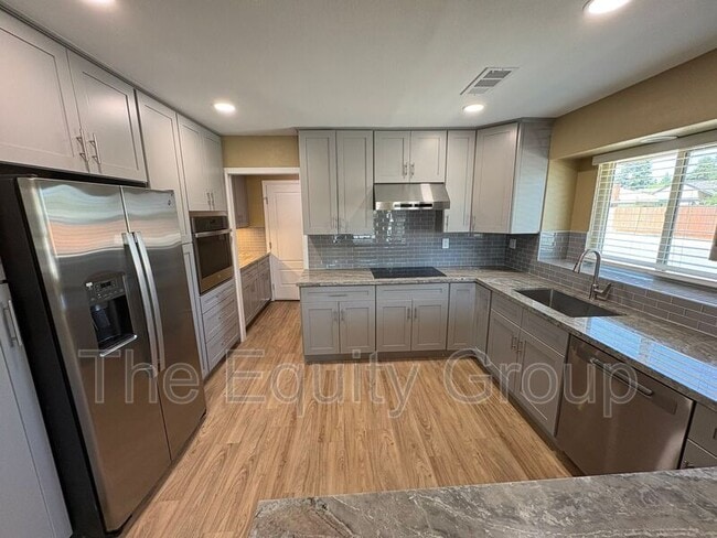 Building Photo - 2322 E Vassar Dr