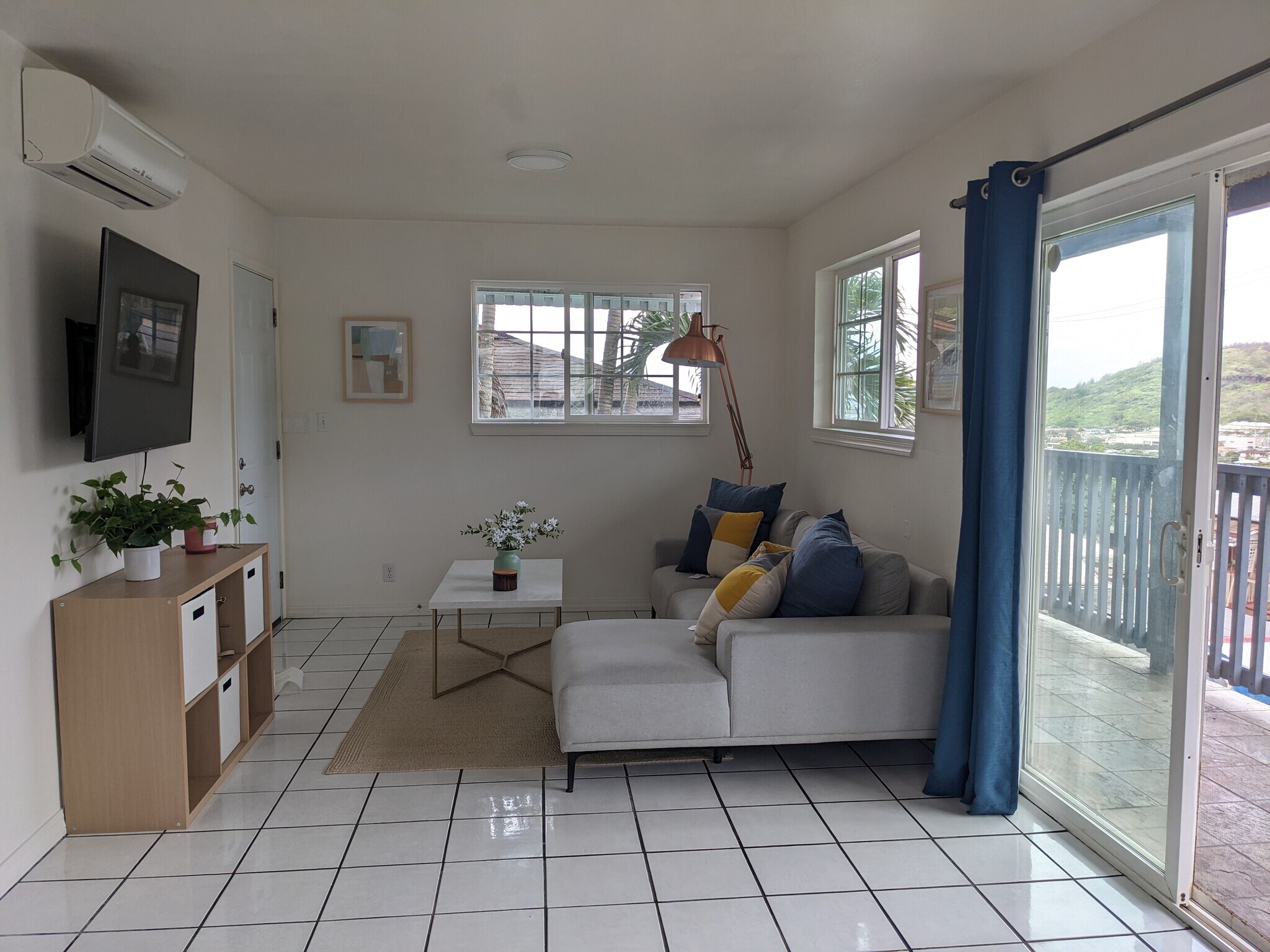 Building Photo - 1574 Wailele St