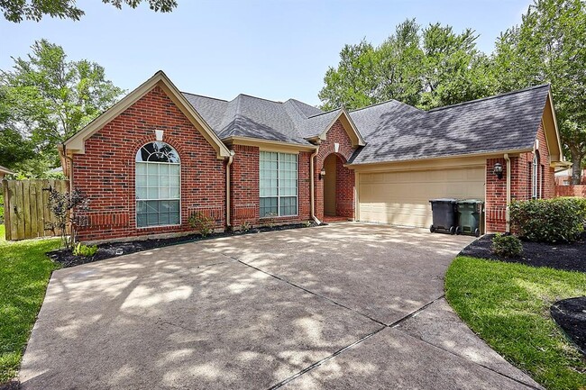 Building Photo - 6734 Wildacre Dr