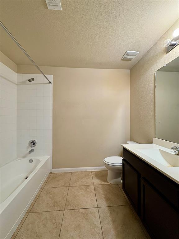 Building Photo - 2011 Langdale Ln