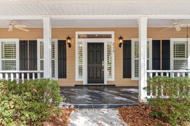 Building Photo - Exceptional 4-Bedroom Home in Madera!