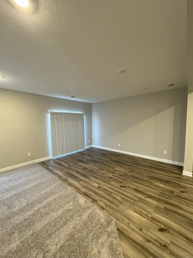 Building Photo - 10692 Burnt Rock Rd