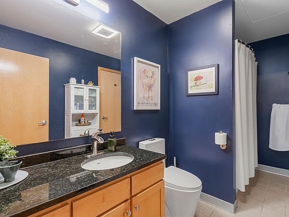 Building Photo - 521 S 7th St