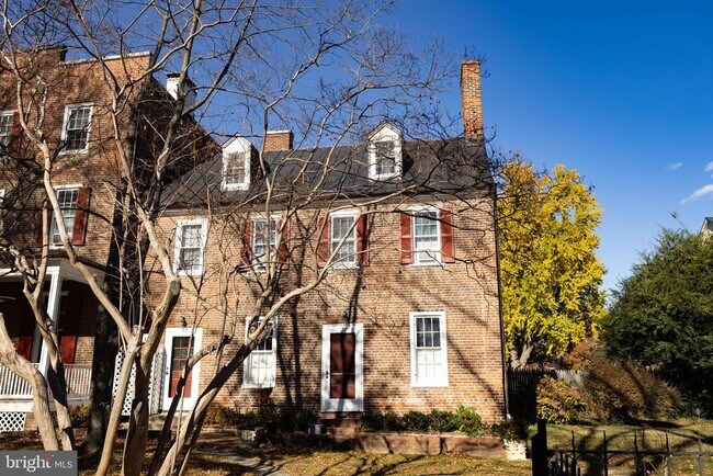 Building Photo - 407 N Washington St