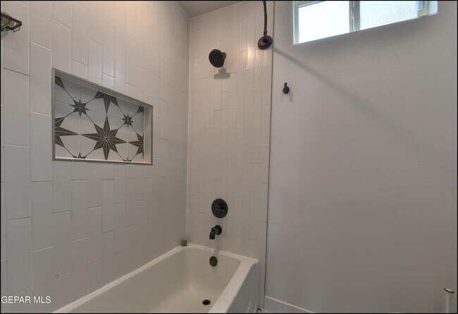 Building Photo - 218 Rutland Pl