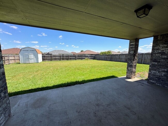 Building Photo - 5104 Bridle Dr