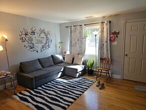 Building Photo - 616 Portland St