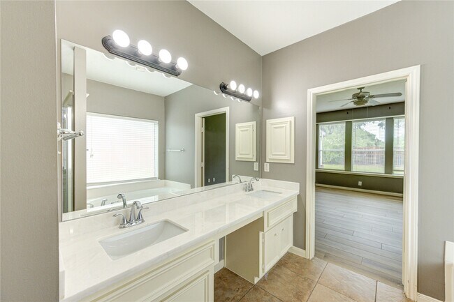 Building Photo - 22122 Shady Heath Ln