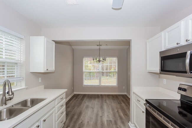 Building Photo - 333 Winding Canyon Dr