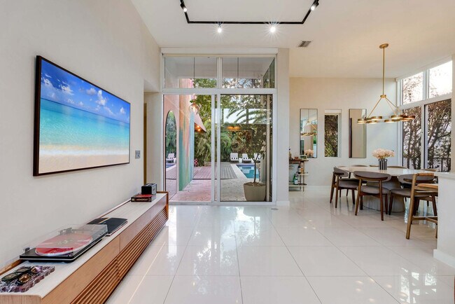 Building Photo - 1884 SW 17th St