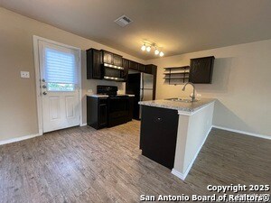 Building Photo - 6207 Golden Valley Dr