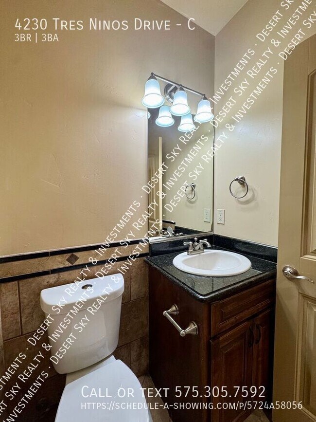 Building Photo - 4230 Tres Ninos Dr